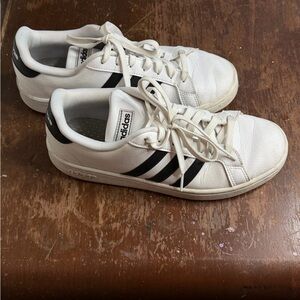 WOMEN’S ADIDAS GRAND COURT SHOES WHITE/BLACK F36483 Sz 8